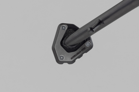 Extensie talpa cric lateral negru/gri Honda CB750 / XL750 (22-). Sw-Motech [2]