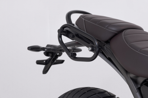 Genta laterala Urban ABS cu sistem fixare 1x 16.5 l. Triumph Scrambler 400 X (23-). [3]