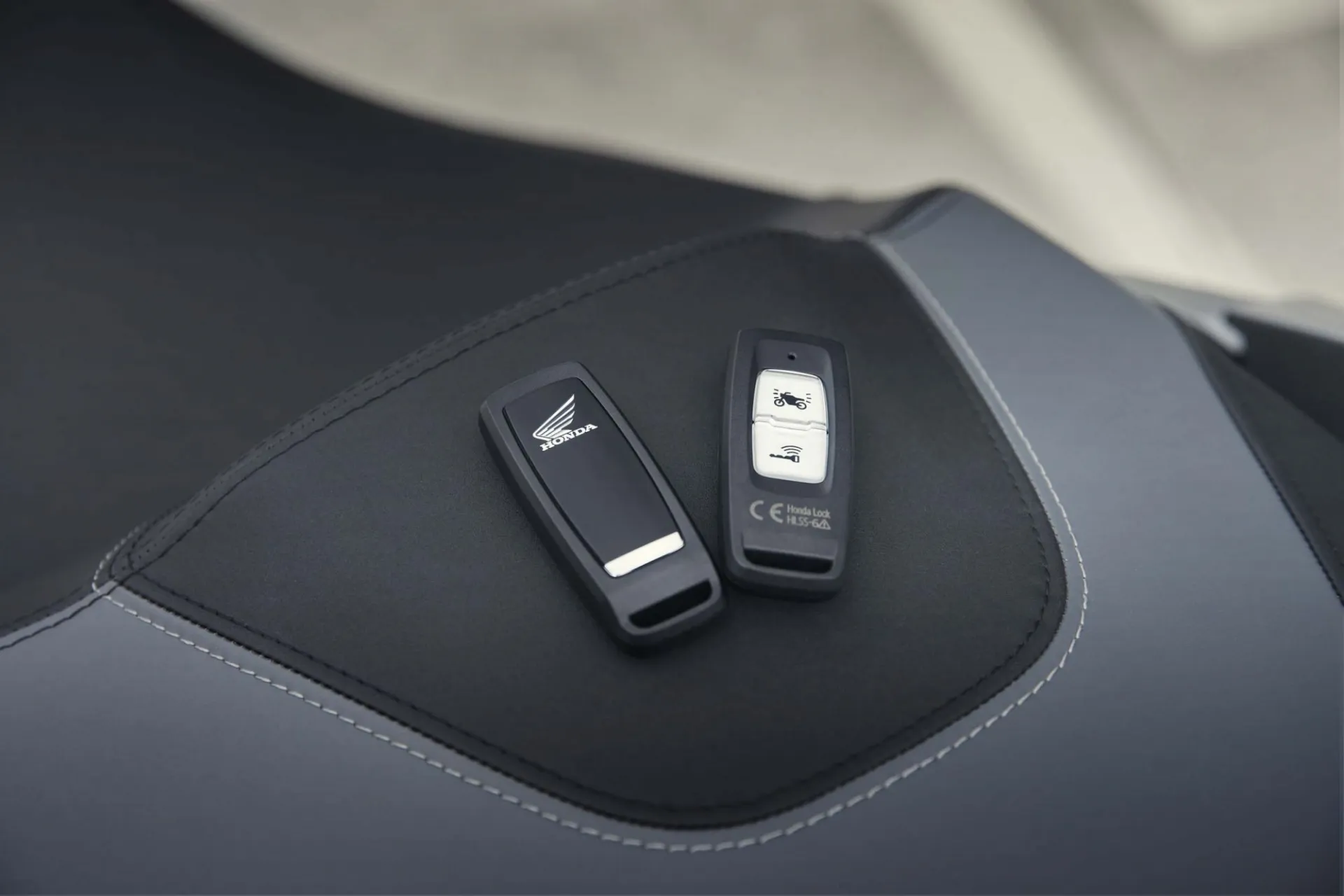 Honda ADV 350 + topcase [16]