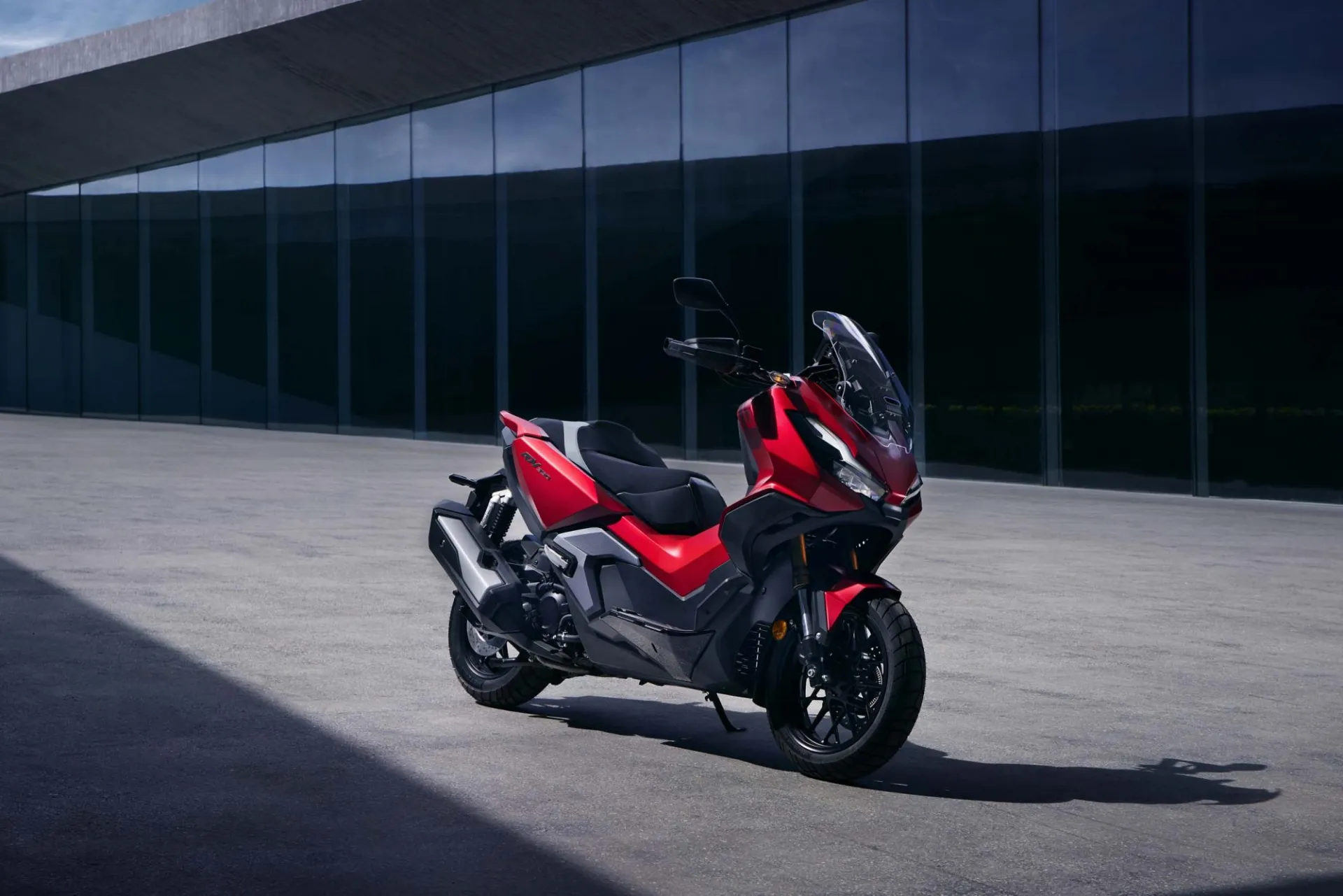 Honda ADV 350 + topcase [6]