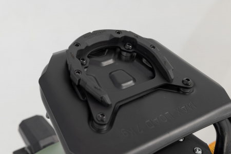 Inel pentru fixare gentuta rezervor PRO Negru. Royal Enfield Himalayan (21-). Sw-Motech [2]