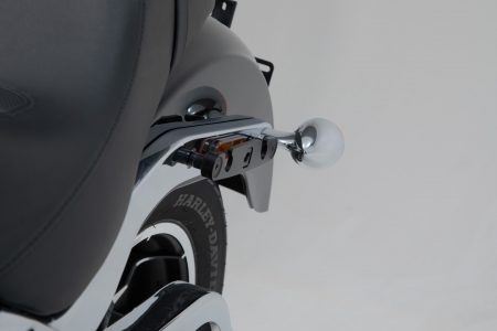 Legend Gear side bag system LH Harley-Davidson Softail Low Rider (17-). [4]