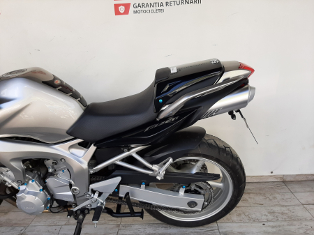 Motocicleta Yamaha FZ6 Fazer 600cc 96.5CP - Y04617 [9]