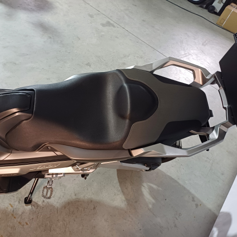 Honda X-ADV ABS | An 2018 | H05580 [8]