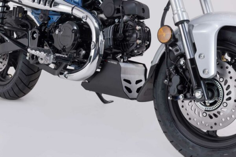 Scut motor Negru/Argintiu  Honda Dax 125 (22-). [1]