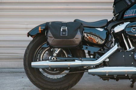 Set genti laterale Legend Gear - Editie Neagru Harley Davidson Sportster models (04-). [4]