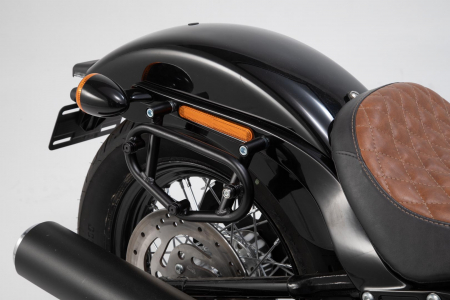 Accesorii Moto - SLC side carrier stanga Harley Davidson Softail Street Bob (18-).