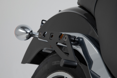 Accesorii Moto - Suport fixare geanta laterala dreapta SLH Harley-Davidson Softail Low Rider/ S (17-).