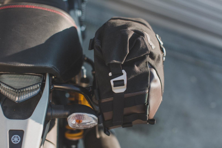 Suport geanta SLC dreapta Yamaha XJR 1300 (15-). [2]