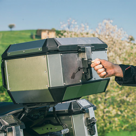 Top Case Givi Trekker Alaska Aluminiu 56 [7]