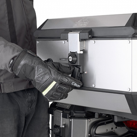 Top Case Givi Trekker Alaska Aluminiu 56 [3]