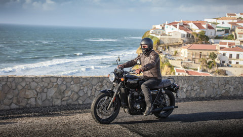 Triumph Bonneville T120 Black [9]