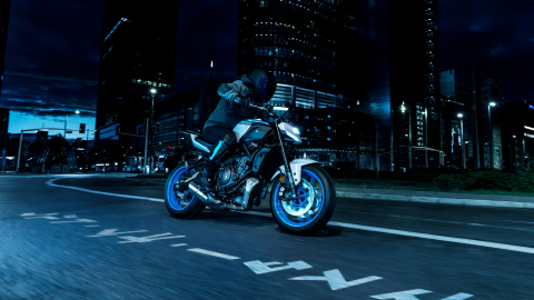 Inchiriaza Yamaha MT-07 Y-AMT Automat [6]