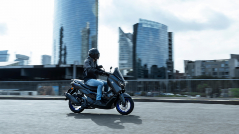 Yamaha NMAX 125 [21]