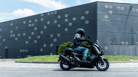 Yamaha NMAX 125 [13]