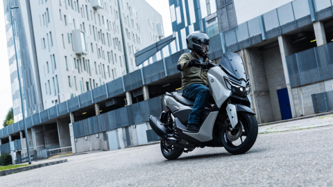 Yamaha NMAX 125 Tech MAX [17]
