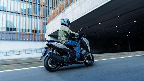 Yamaha NMAX 125 Tech MAX [19]