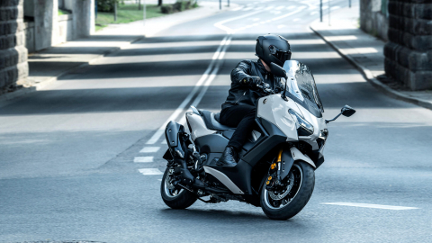 Yamaha TMAX Tech Max [16]