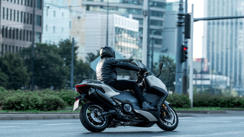 Yamaha TMAX Tech Max [19]