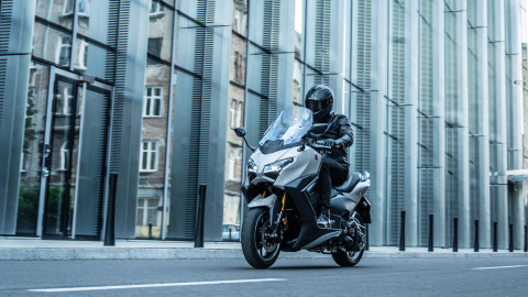 Yamaha TMAX Tech Max [14]