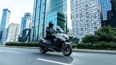 Yamaha TMAX Tech Max [6]