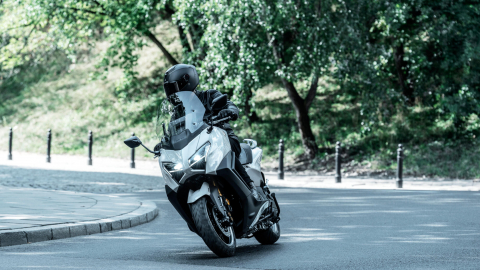 Yamaha TMAX Tech Max [17]