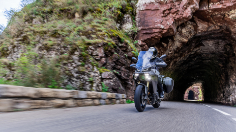 Inchiriaza Yamaha Tracer 9 GT Y-AMT Automat [16]