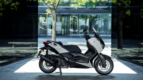 Yamaha XMAX 125 Tech Max [9]
