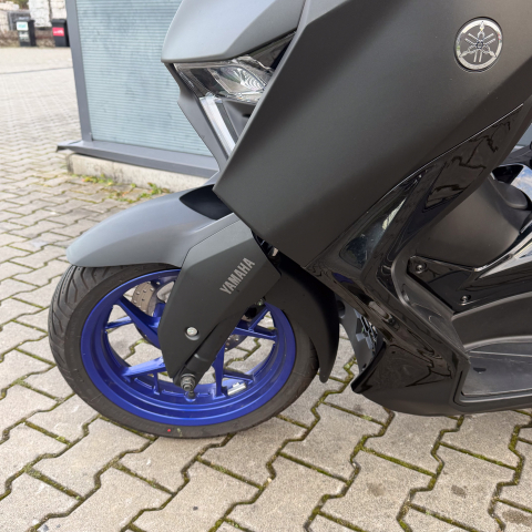 Yamaha XMAX 300 ABS | An 2025 | Y01632 [8]