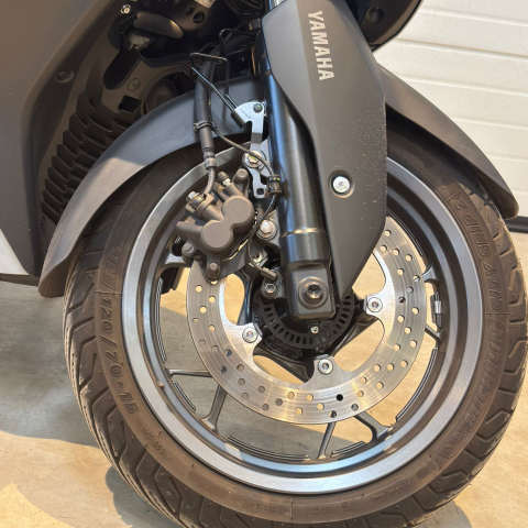 Yamaha XMAX 300 Tech Max+ ABS | An 2025 | Y00436 [3]