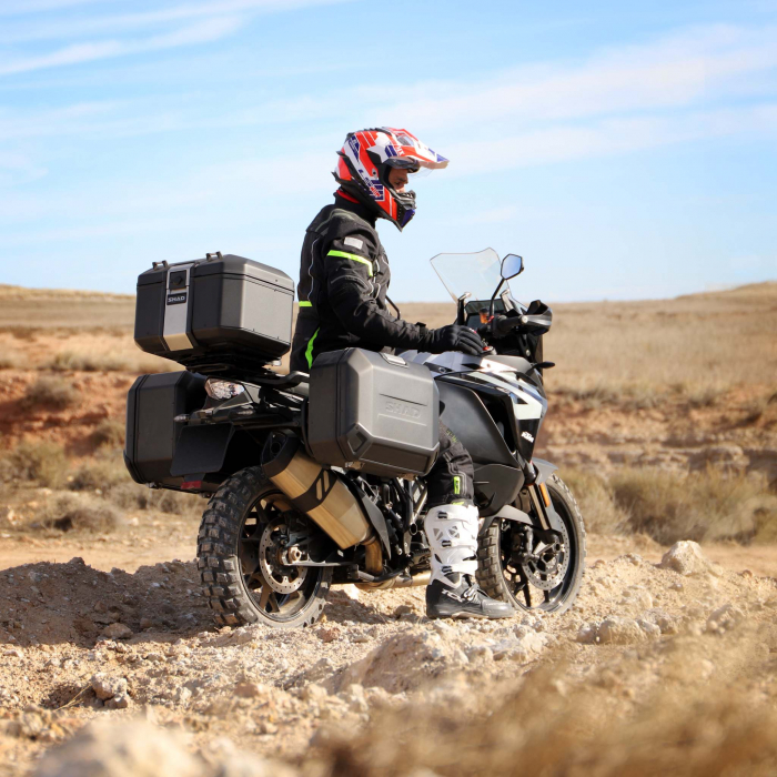 Cutie laterala aluminiu SHAD Terra TR47 Editie Black dreapta [2]