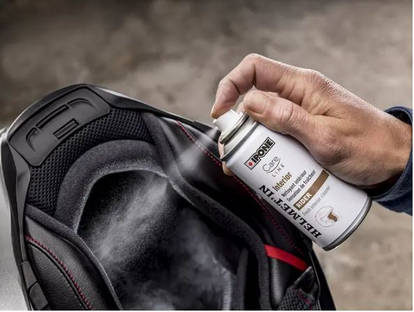 ipone-helmet-in-interior-clean-3700142401914 [2]