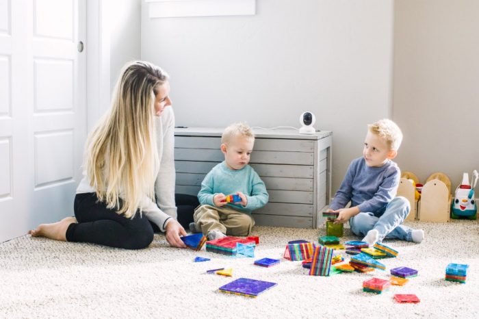 Reolink E340 WIFI surveillance camera, 3x optical zoom, 5MP resolution, motion detection alert via email and phone notification [8]