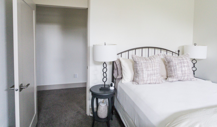 Reolink E340 WIFI surveillance camera, 3x optical zoom, 5MP resolution, motion detection alert via email and phone notification [15]