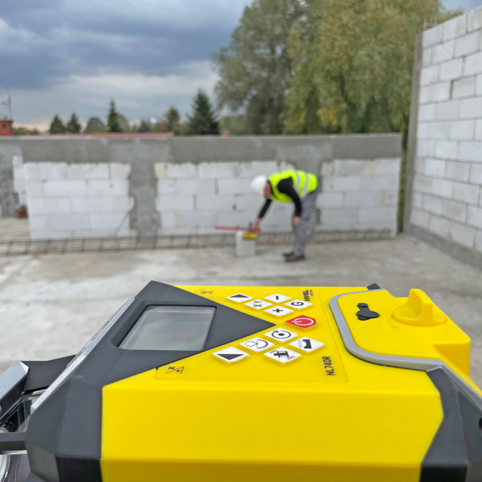 Nivel System NL740R DIRITAL rotating laser, red beam, vertical and horizontal planes a with slopes, at wide range of 700 m, autoalignment [13]