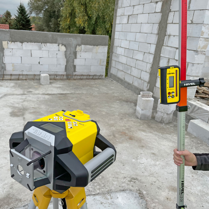Nivel System NL740R DIRITAL rotating laser, red beam, vertical and horizontal planes a with slopes, at wide range of 700 m, autoalignment [12]