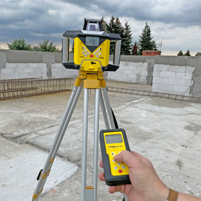 Nivel System NL740R DIRITAL rotating laser, red beam, vertical and horizontal planes a with slopes, at wide range of 700 m, autoalignment [11]
