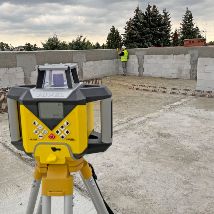 Nivel System NL720R DIRITAL rotating laser, red beam, vertical and horizontal planes a with slopes, at wide range of 700 m, autoalignment [12]