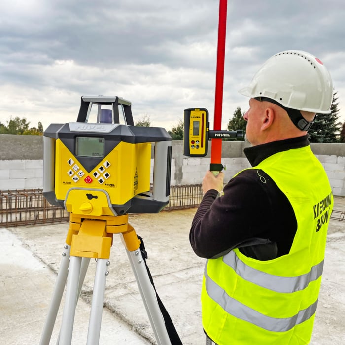 Nivel System NL720R DIRITAL rotating laser, red beam, vertical and horizontal planes a with slopes, at wide range of 700 m, autoalignment [13]