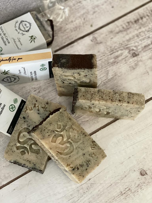 sapun handmade-sapun natural-sapun artizanal-cocos-gomaj-sapun exfoliant-myricandles [5]