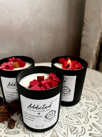 lumanari parfumate-lumanari in recipiente-lumanari handmade-lumanari ziua indragostitilor-ceara soia-lumanare addicted-myricandles [1]