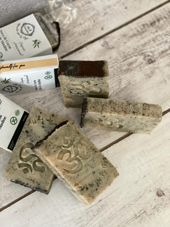 sapun handmade-sapun natural-sapun artizanal-cocos-gomaj-sapun exfoliant-myricandles [4]