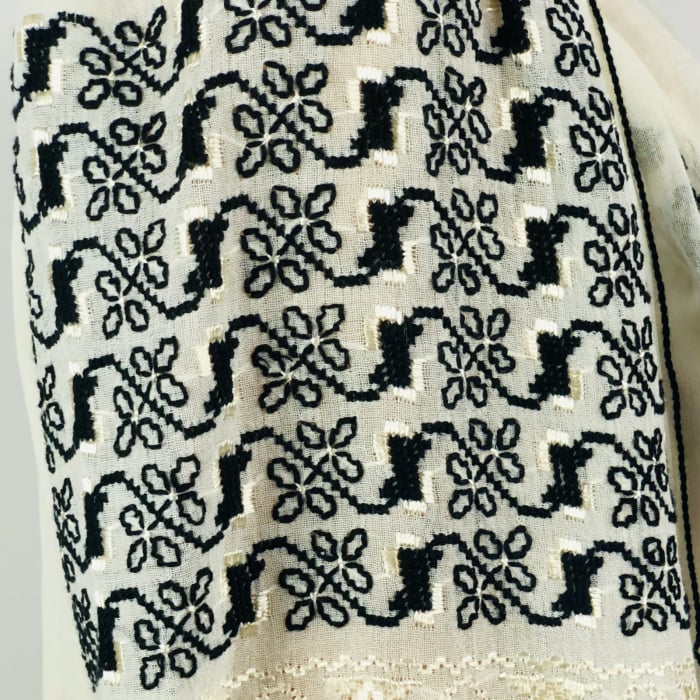 Beige Romanian Blouse long sleeve motif Clover [2]