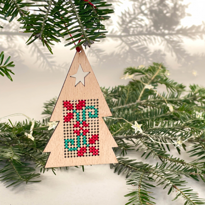 hand-stitched-wooden-christmas-tree-ornament-christmas-tree-pattern-2 [1]