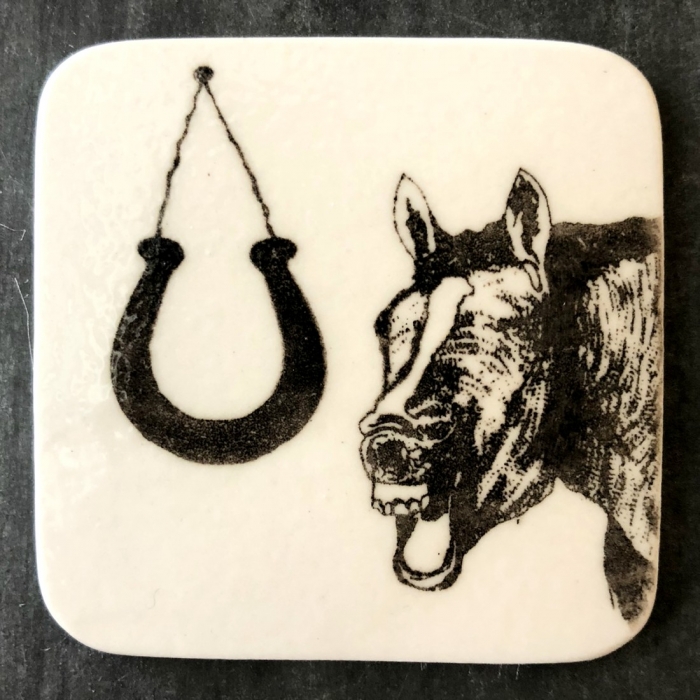 Porcelaine magnet pattern horse [1]