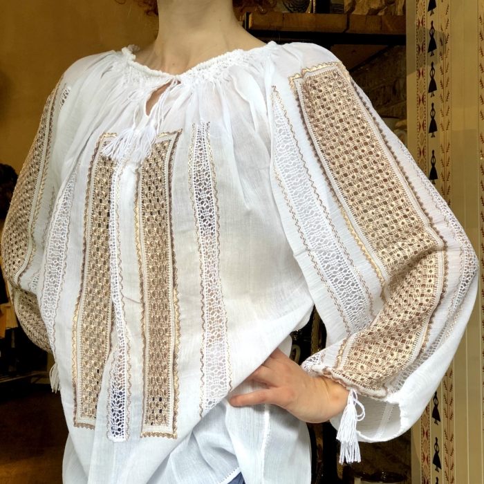 Romanian Blouse long sleeve motif Chamomile white & beige [1]