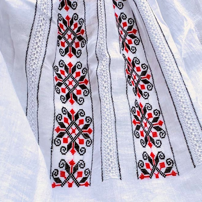 Romanian Blouse long sleeve motif Ram's Horns red- black [3]
