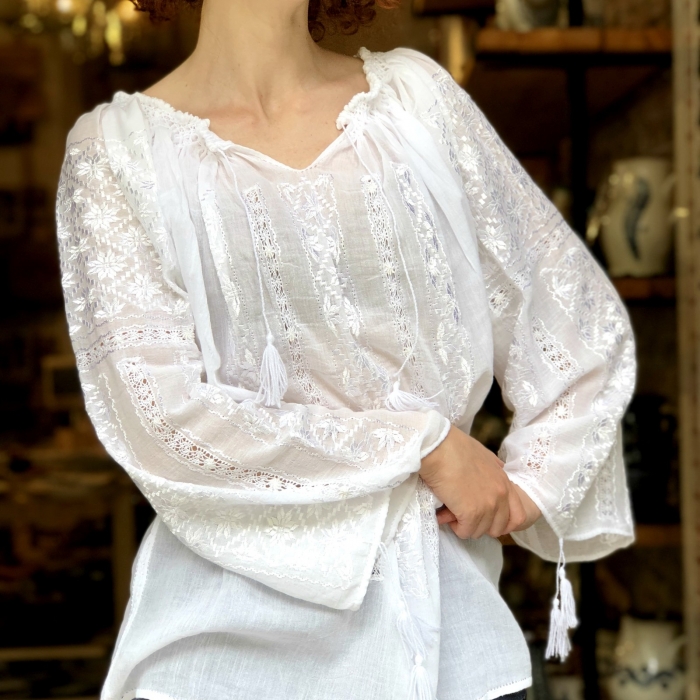 Romanian Blouse long sleeve motif Star white & white [3]