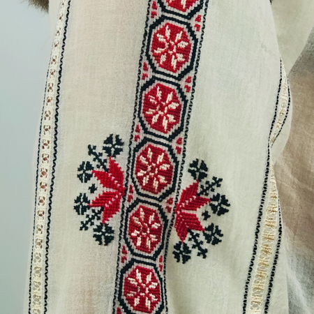 Beige Romanian Blouse long sleeve motif The Wheel red-black [4]