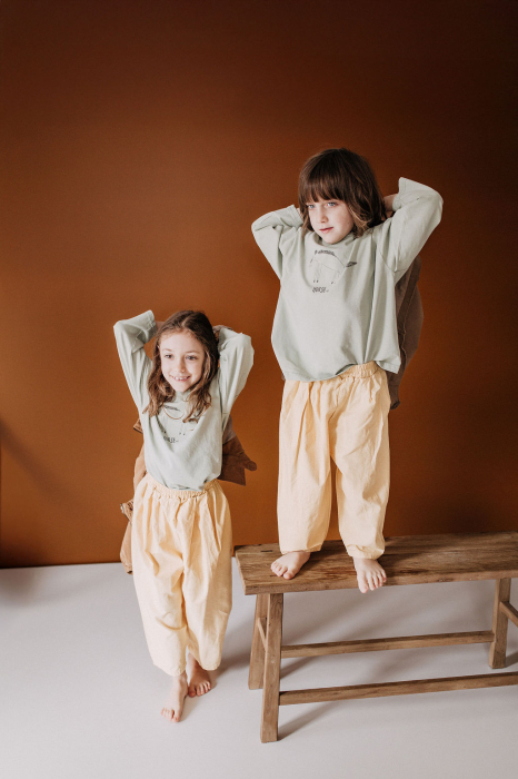 Pantaloni copii din bumbac, în stil minimalist [4]